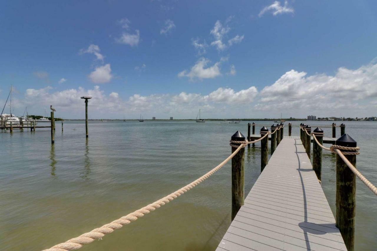 Estero Island Apartment With Boat Dock Fort Myers Beach Zewnętrze zdjęcie