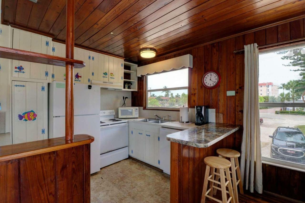 Estero Island Apartment With Boat Dock Fort Myers Beach Zewnętrze zdjęcie