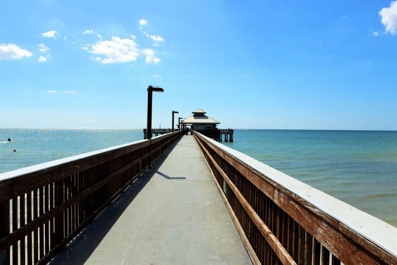 Estero Island Apartment With Boat Dock Fort Myers Beach Zewnętrze zdjęcie