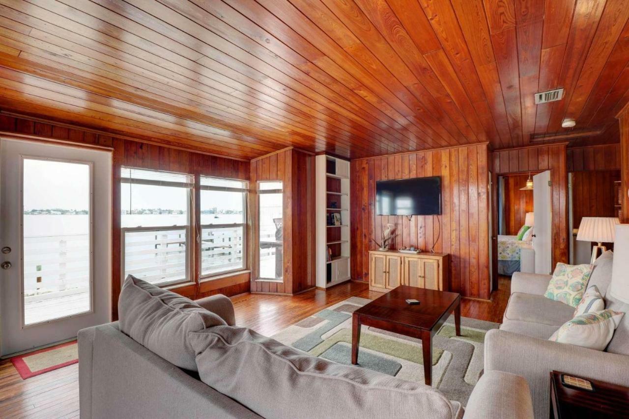 Estero Island Apartment With Boat Dock Fort Myers Beach Zewnętrze zdjęcie